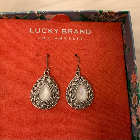 Lucky Brand NWT Silver Teardrop Earrings - Picture 3 of 10